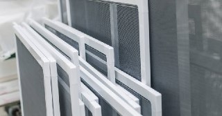 Москитные сетки на пластиковые окна Краснокамск купить по цене от 932 руб.